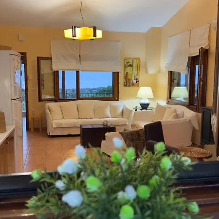 Mavitaplace Olympus Olive House-upper Floor بيت للعطل ليبتوكاريا